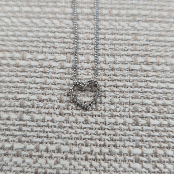 19 Inch Sterling Silver Genuine Diamonds Tiny Heart Necklace A6274 - Picture 4 of 8